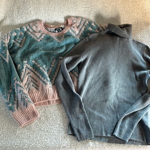 Wild Fable Cropped Sweater & St John’s Bay Ribbed Turtleneck. Size Medium.